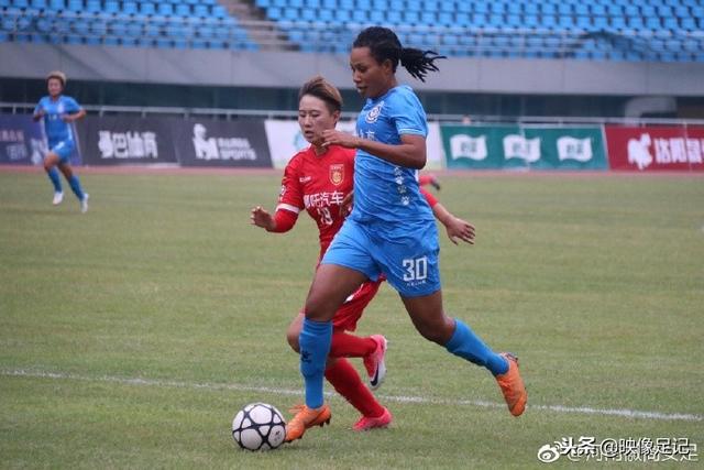 乌拉圭男篮虽积极拼抢 但难以匹敌中国队内线优势